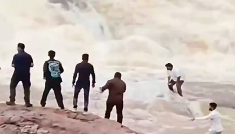 Un YouTubeur meurt emporté par les eaux en plein tournage