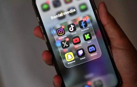 En Australie, les moins de 16 ans bannis des réseaux sociaux, une première mondiale